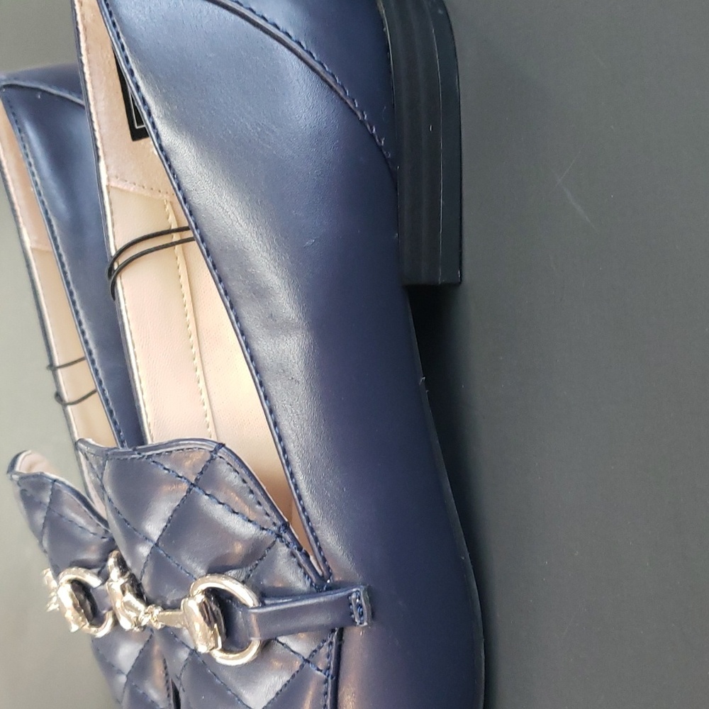 Jones New York NWT Quilted-top Blue Loafer with Buckle Detail - Picture 4 of 6